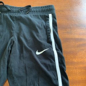 Nike Capri